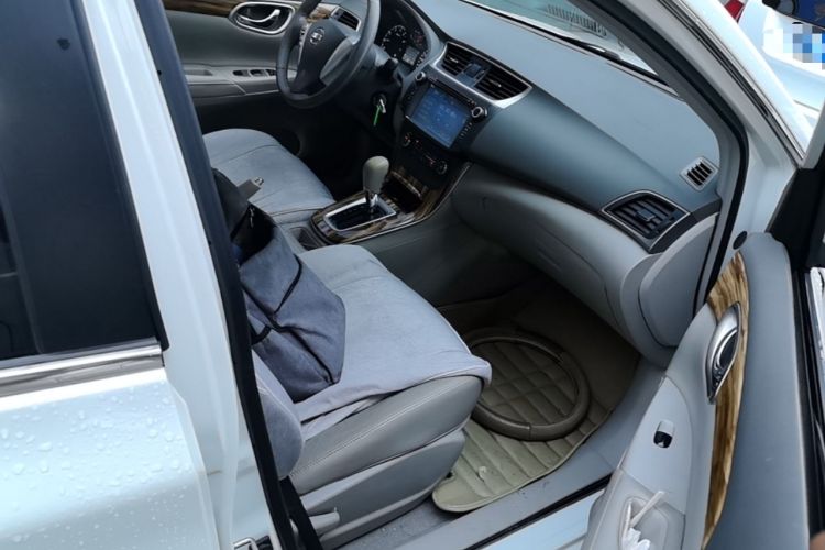 Used Nissan Sylphy 2014 1.6XV CVT Deluxe Edition Right Front Seat