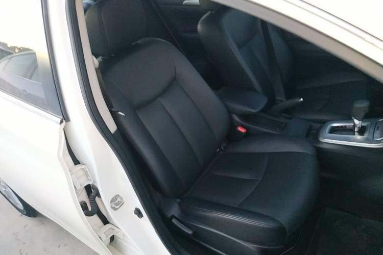 Used Nissan Sylphy 2014 1.6XV CVT Deluxe Edition Right Front Seat