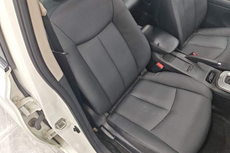 Used Nissan Sylphy 2014 1.6XV CVT Deluxe Edition Right Front Seat