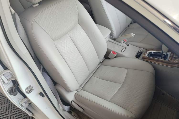 Used Nissan Sylphy 2014 1.6XV CVT Deluxe Edition Right Front Seat