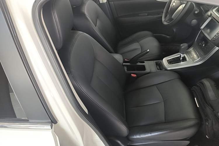 Used Nissan Sylphy 2014 1.6XV CVT Deluxe Edition Right Front Seat