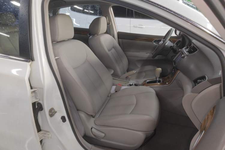 Used Nissan Sylphy 2014 1.6XV CVT Deluxe Edition Right Front Seat