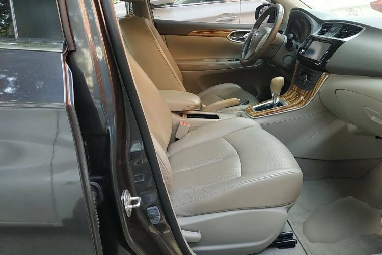 Used Nissan Sylphy 2014 1.6XV CVT Deluxe Edition Right Front Seat