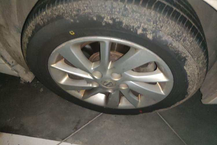Used Nissan Sylphy 2014 1.6XV CVT Deluxe Edition Right Front Wheel Hub
