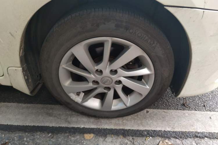 Used Nissan Sylphy 2014 1.6XV CVT Deluxe Edition Right Front Wheel Hub