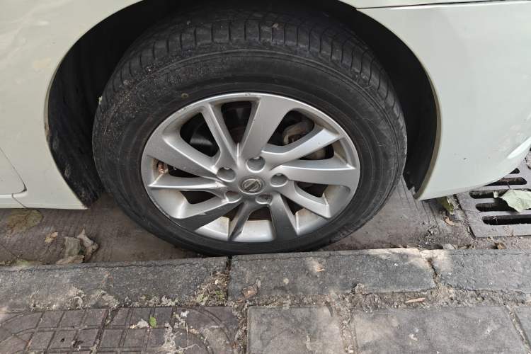 Used Nissan Sylphy 2014 1.6XV CVT Deluxe Edition Right Front Wheel Hub
