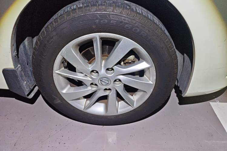 Used Nissan Sylphy 2014 1.6XV CVT Deluxe Edition Right Front Wheel Hub