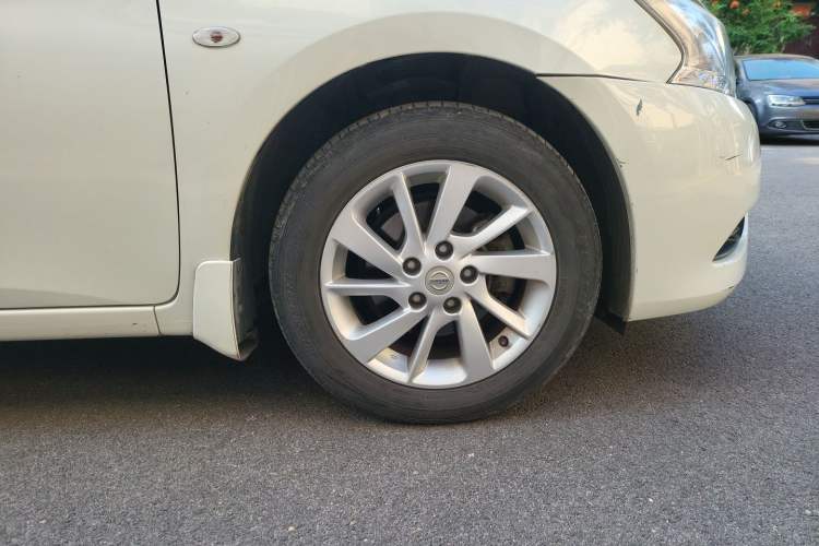 Used Nissan Sylphy 2014 1.6XV CVT Deluxe Edition Right Front Wheel Hub