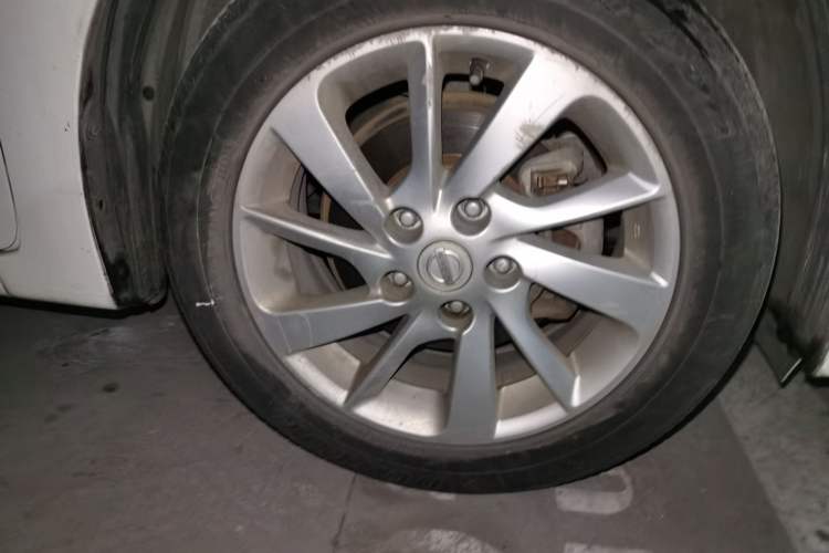 Used Nissan Sylphy 2014 1.6XV CVT Deluxe Edition Right Front Wheel Hub