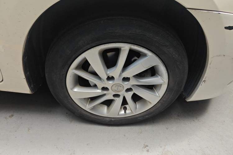 Used Nissan Sylphy 2014 1.6XV CVT Deluxe Edition Right Front Wheel Hub