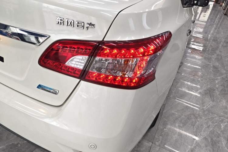 Used Nissan Sylphy 2014 1.6XV CVT Deluxe Edition Right Rear Taillight