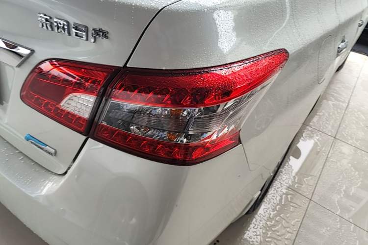 Used Nissan Sylphy 2014 1.6XV CVT Deluxe Edition Right Rear Taillight
