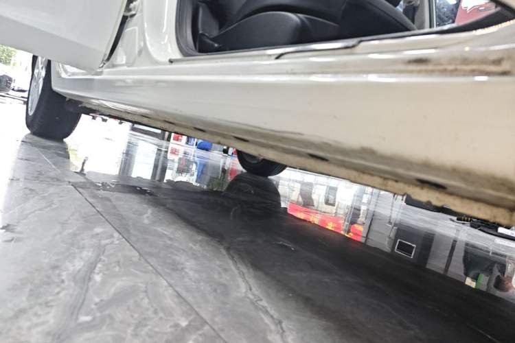 Used Nissan Sylphy 2014 1.6XV CVT Deluxe Edition Right Side Sill