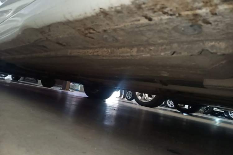 Used Nissan Sylphy 2014 1.6XV CVT Deluxe Edition Right Side Sill