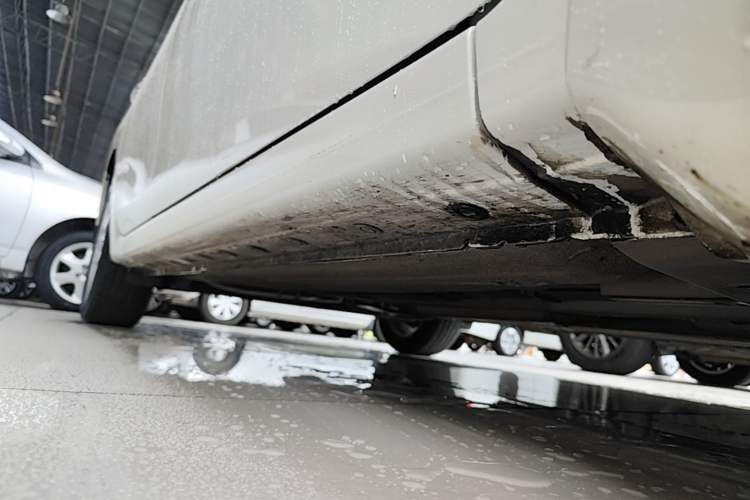 Used Nissan Sylphy 2014 1.6XV CVT Deluxe Edition Right Side Sill