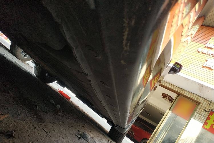 Used Nissan Sylphy 2014 1.6XV CVT Deluxe Edition Right Side Sill