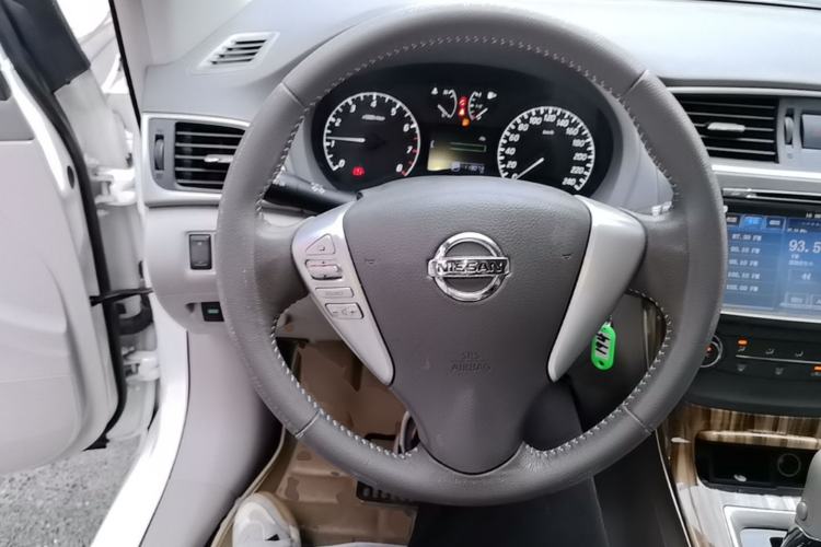 Used Nissan Sylphy 2014 1.6XV CVT Deluxe Edition Steering Wheel
