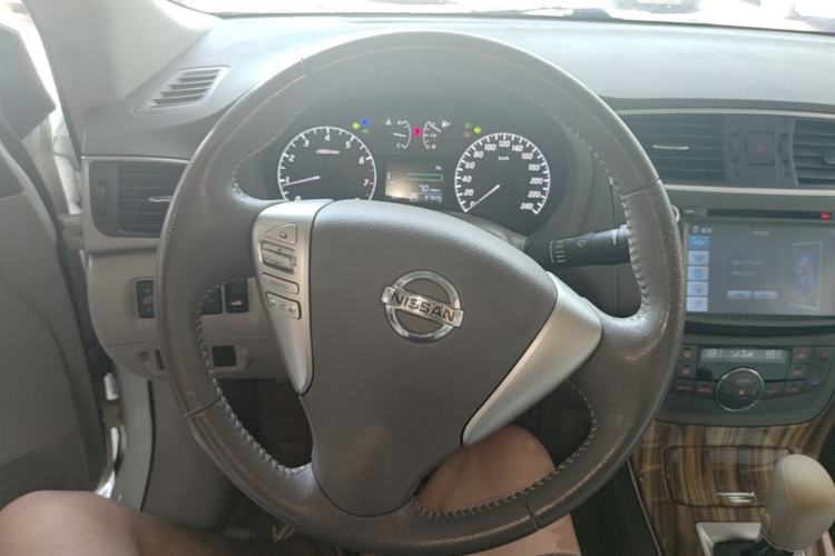 Used Nissan Sylphy 2014 1.6XV CVT Deluxe Edition Steering Wheel