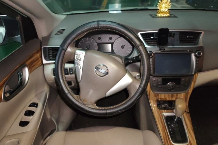 Used Nissan Sylphy 2014 1.6XV CVT Deluxe Edition Steering Wheel