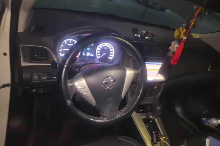 Used Nissan Sylphy 2014 1.6XV CVT Deluxe Edition Steering Wheel