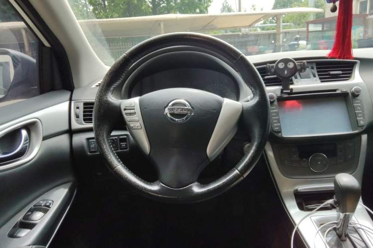 Used Nissan Sylphy 2014 1.6XV CVT Deluxe Edition Steering Wheel