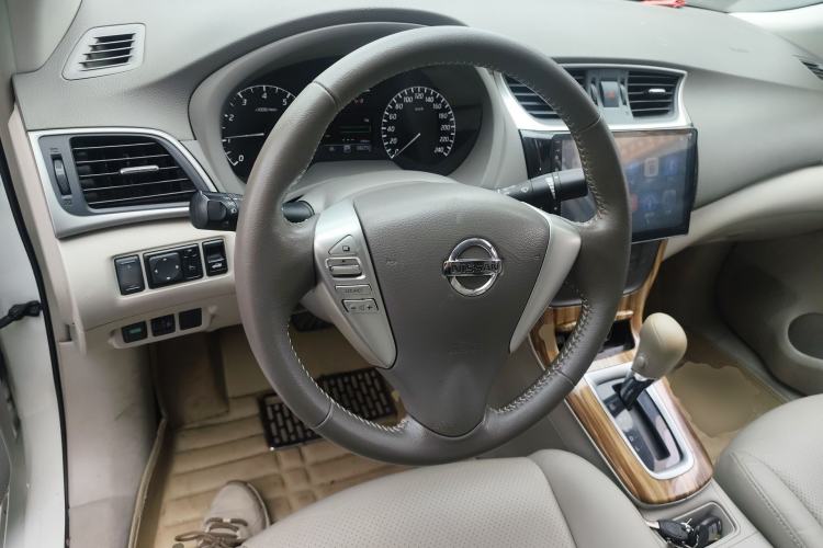 Used Nissan Sylphy 2014 1.6XV CVT Deluxe Edition Steering Wheel