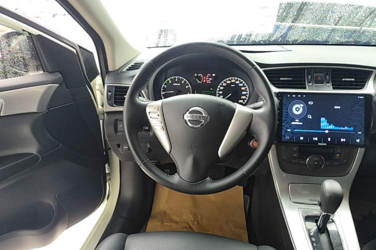 Used Nissan Sylphy 2014 1.6XV CVT Deluxe Edition Steering Wheel