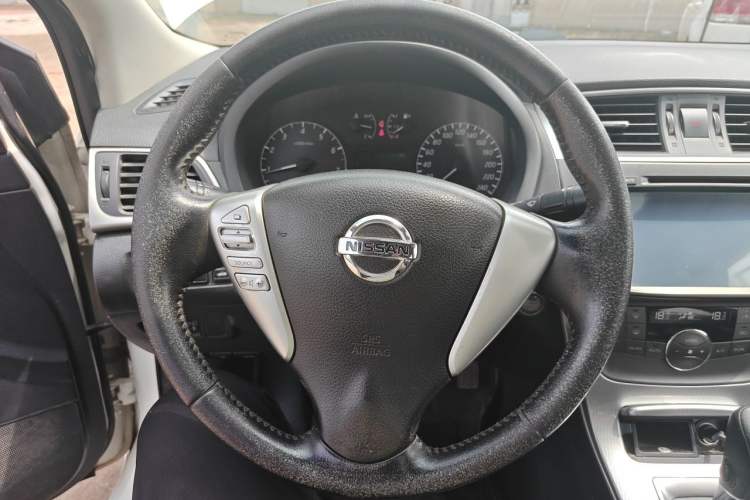 Used Nissan Sylphy 2014 1.6XV CVT Deluxe Edition Steering Wheel