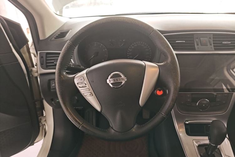 Used Nissan Sylphy 2014 1.6XV CVT Deluxe Edition Steering Wheel