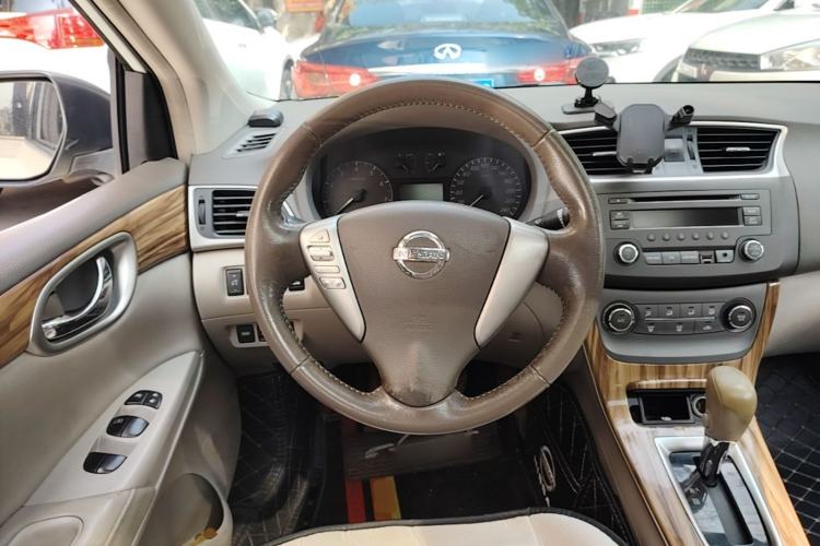 Used Nissan Sylphy 2014 1.6XV CVT Deluxe Edition Steering Wheel