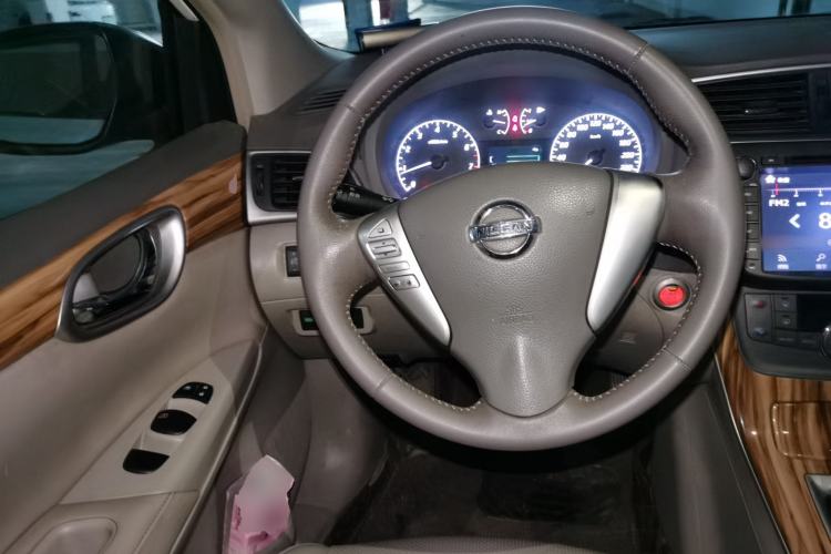 Used Nissan Sylphy 2014 1.6XV CVT Deluxe Edition Steering Wheel