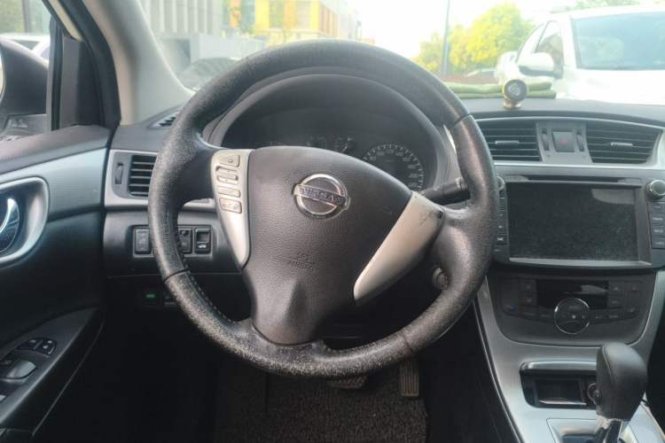 Used Nissan Sylphy 2014 1.6XV CVT Deluxe Edition Steering Wheel