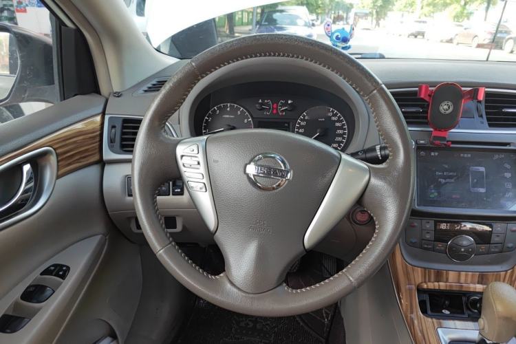 Used Nissan Sylphy 2014 1.6XV CVT Deluxe Edition Steering Wheel