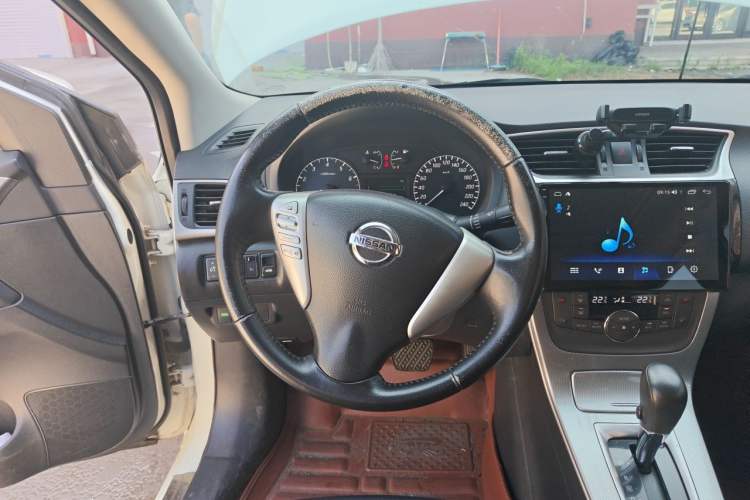 Used Nissan Sylphy 2014 1.6XV CVT Deluxe Edition Steering Wheel