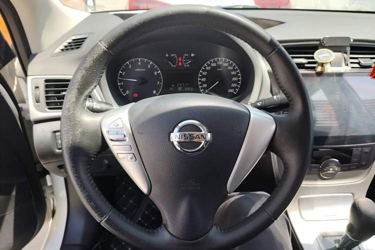 Used Nissan Sylphy 2014 1.6XV CVT Deluxe Edition Steering Wheel
