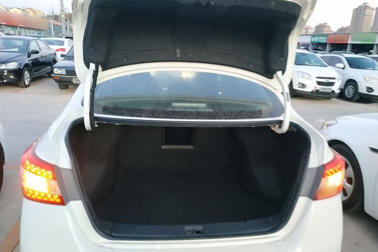 Used Nissan Sylphy 2014 1.6XV CVT Deluxe Edition Trunk