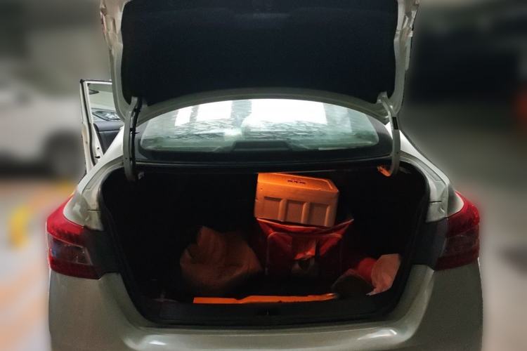 Used Nissan Sylphy 2014 1.6XV CVT Deluxe Edition Trunk