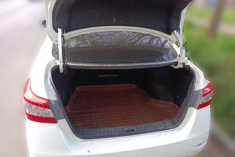 Used Nissan Sylphy 2014 1.6XV CVT Deluxe Edition Trunk