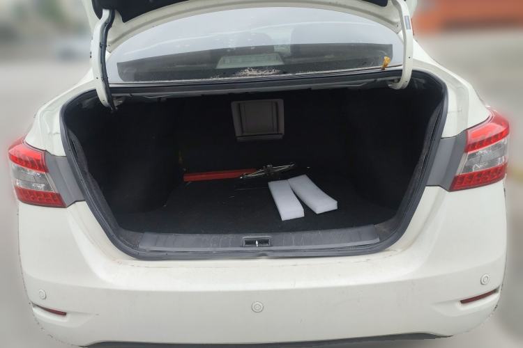 Used Nissan Sylphy 2014 1.6XV CVT Deluxe Edition Trunk