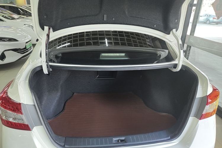 Used Nissan Sylphy 2014 1.6XV CVT Deluxe Edition Trunk