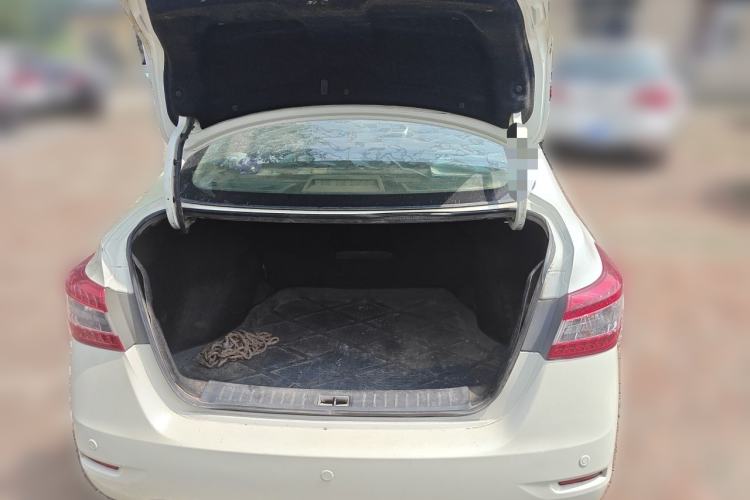 Used Nissan Sylphy 2014 1.6XV CVT Deluxe Edition Trunk