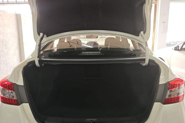Used Nissan Sylphy 2014 1.6XV CVT Deluxe Edition Trunk