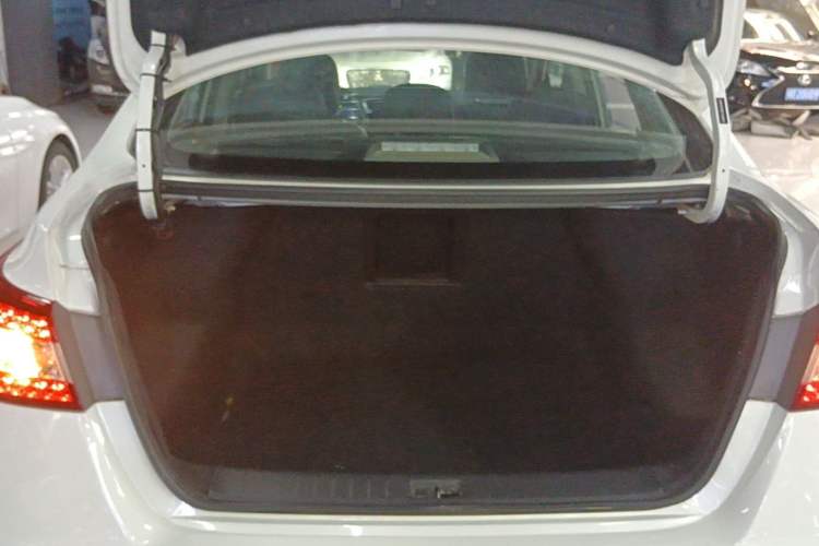Used Nissan Sylphy 2014 1.6XV CVT Deluxe Edition Trunk