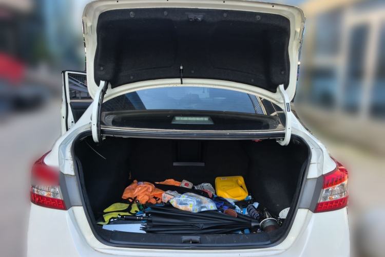 Used Nissan Sylphy 2014 1.6XV CVT Deluxe Edition Trunk