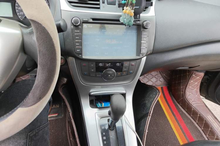 Used Nissan Sylphy 2014 1.6XV CVT Deluxe Edition Audio And AC Panel