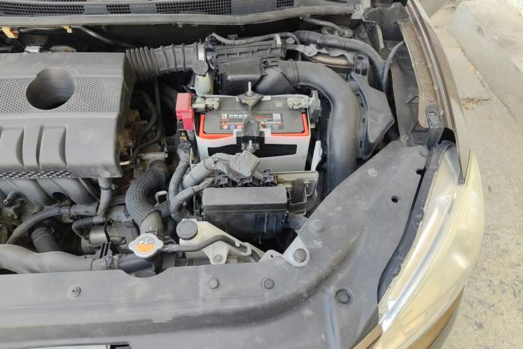Used Nissan Sylphy 2014 1.6XV CVT Deluxe Edition Engine Bay Left