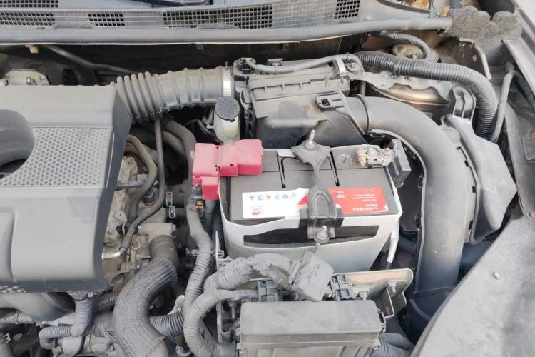 Used Nissan Sylphy 2014 1.6XV CVT Deluxe Edition Engine Bay Left
