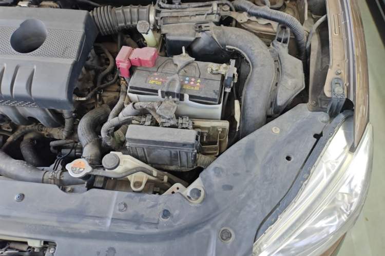 Used Nissan Sylphy 2014 1.6XV CVT Deluxe Edition Engine Bay Left