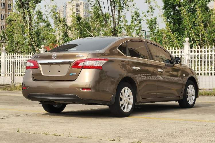 Used Nissan Sylphy 2014 1.6XV CVT Deluxe Edition Exterior 5
