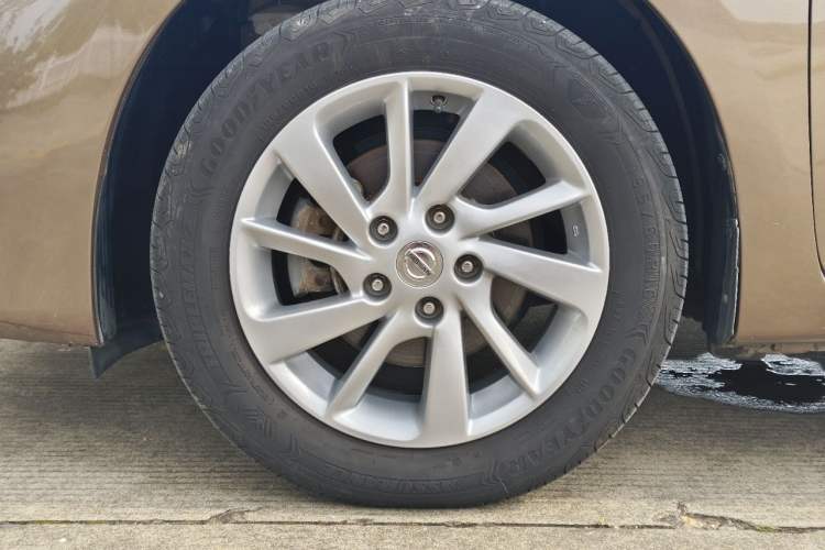 Used Nissan Sylphy 2014 1.6XV CVT Deluxe Edition Exterior 6
